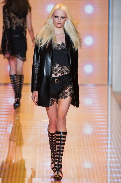 Look 7